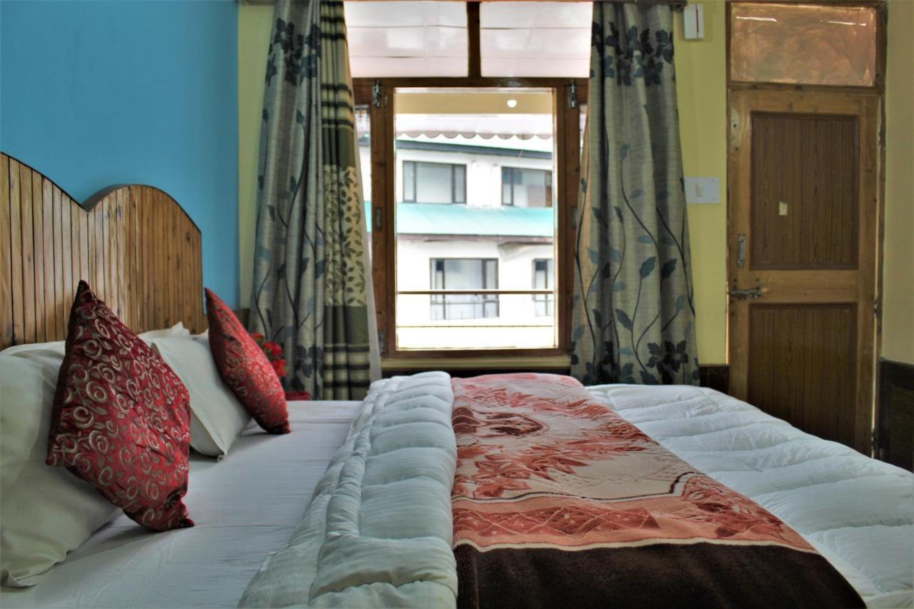 Hotel New Royal Manāli Exteriér fotografie