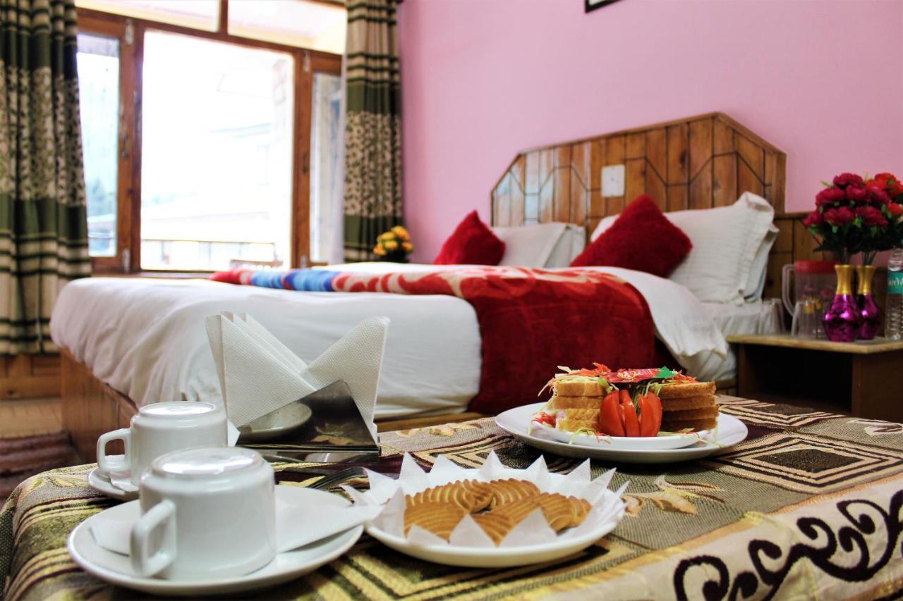 Hotel New Royal Manāli Exteriér fotografie