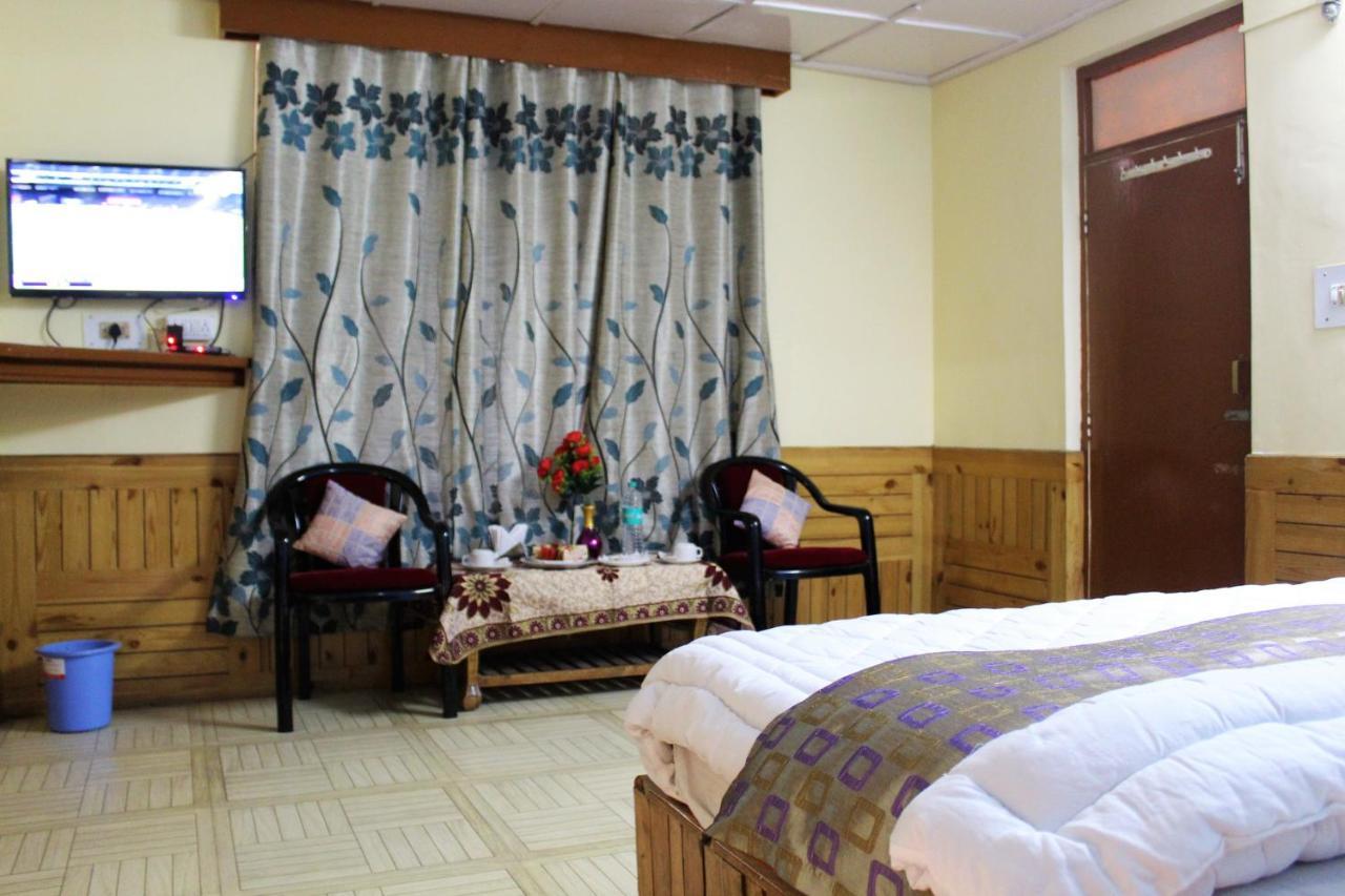 Hotel New Royal Manāli Exteriér fotografie