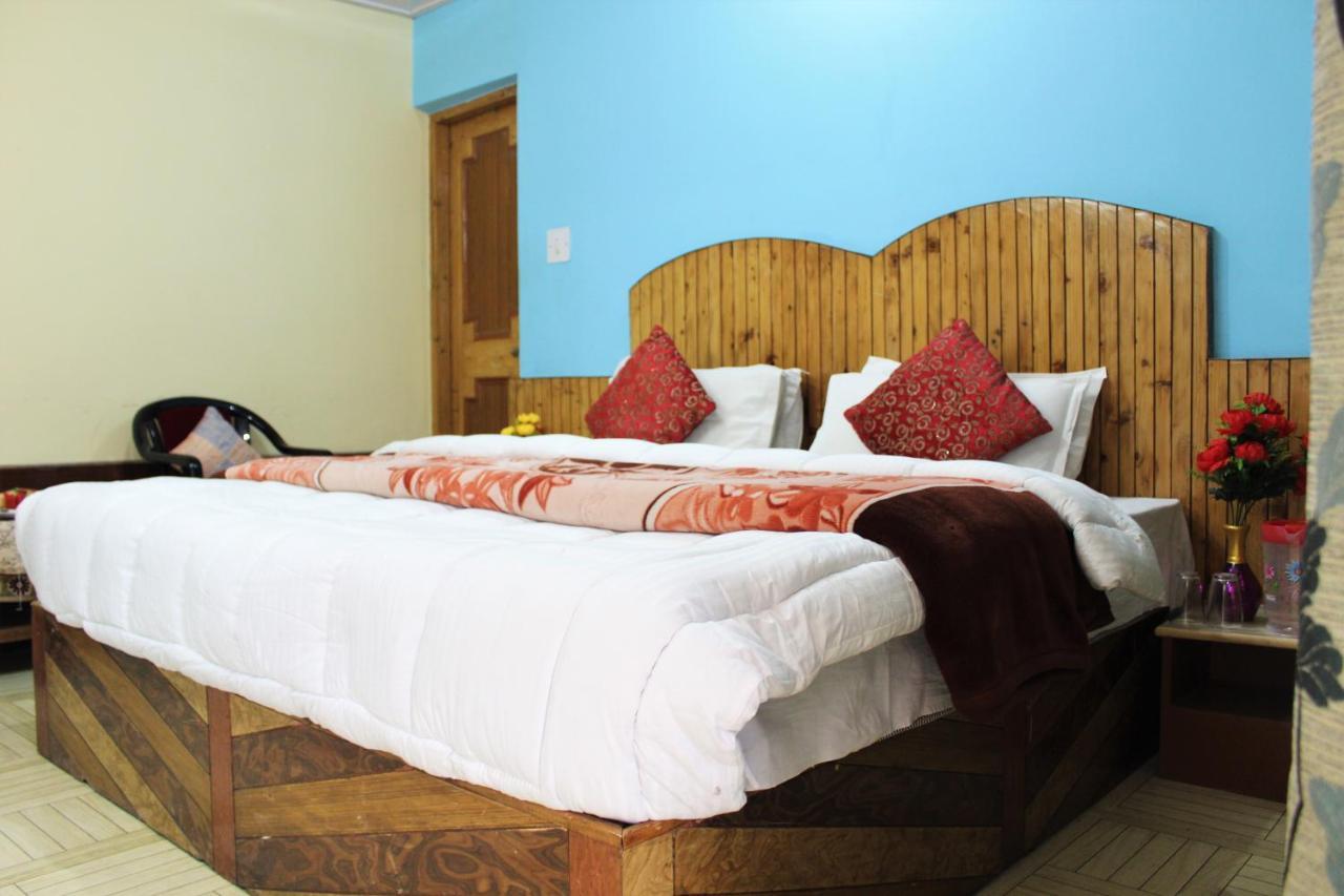 Hotel New Royal Manāli Exteriér fotografie
