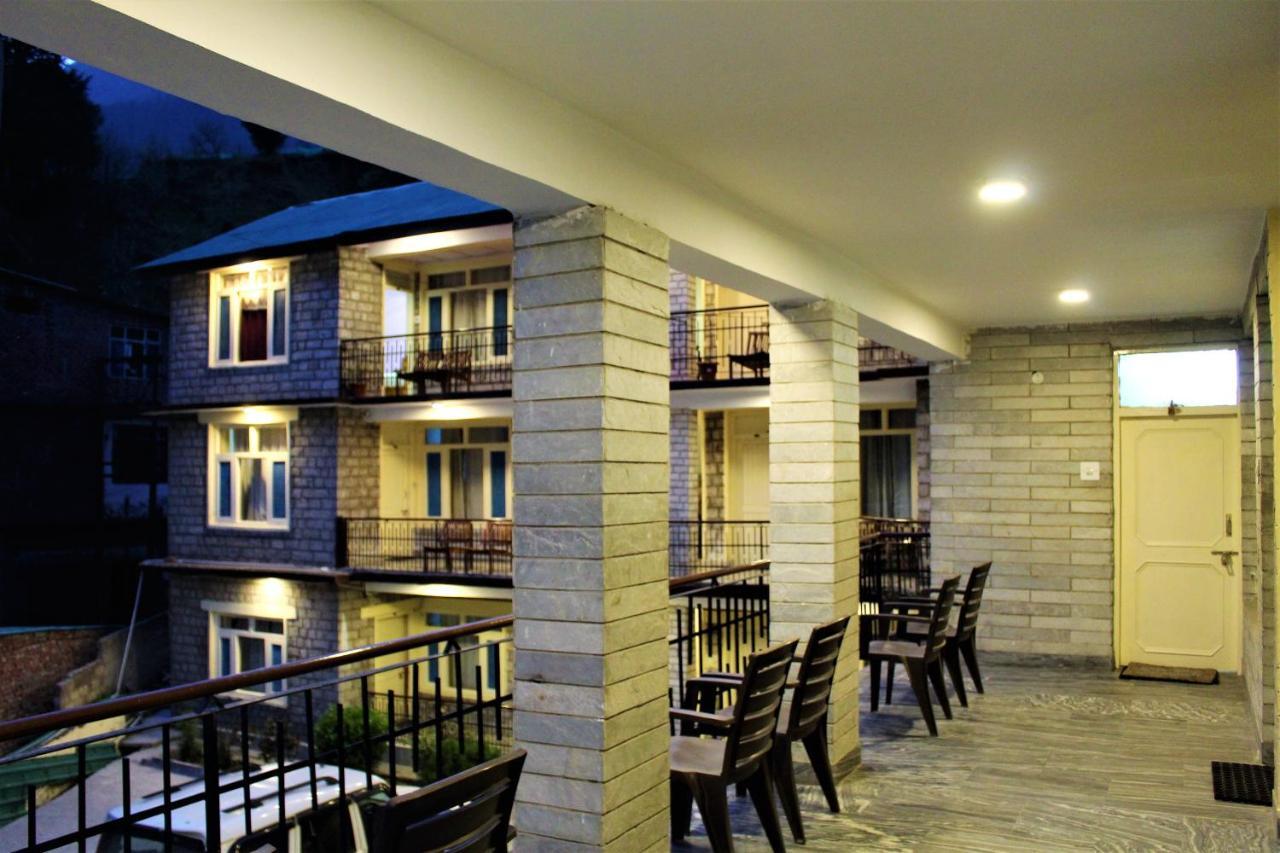 Hotel New Royal Manāli Exteriér fotografie