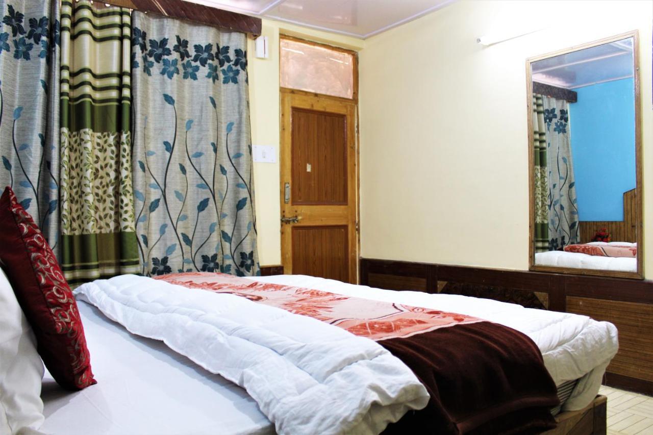Hotel New Royal Manāli Exteriér fotografie