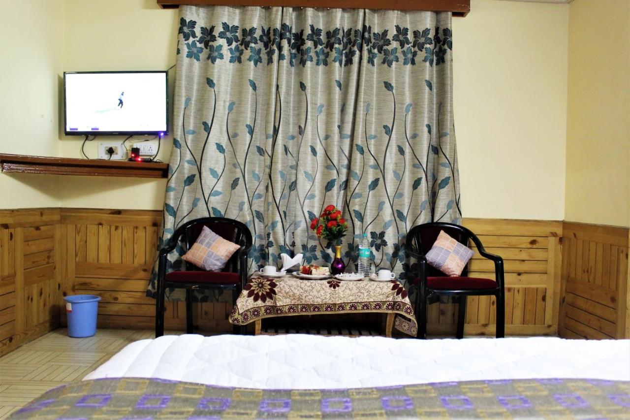 Hotel New Royal Manāli Exteriér fotografie